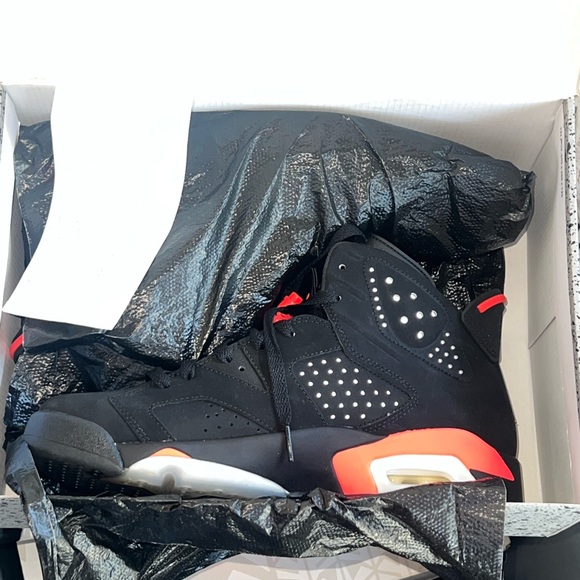 Infrared 6s size 10 brand new. (100% Authentic) main image 2
